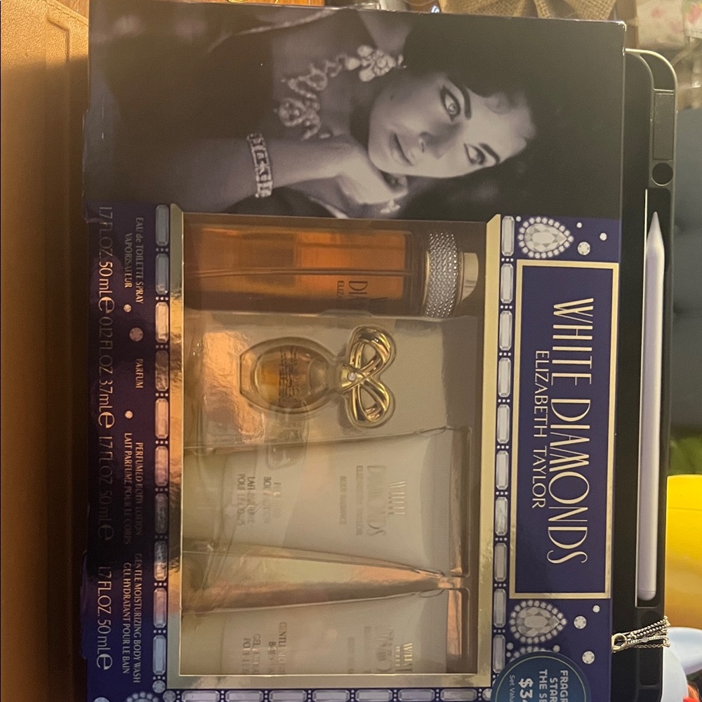 White Diamonds Gift Set